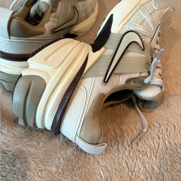 NWOT Nike V2K Run “Light Orewood Brown” - Picture 6 of 6